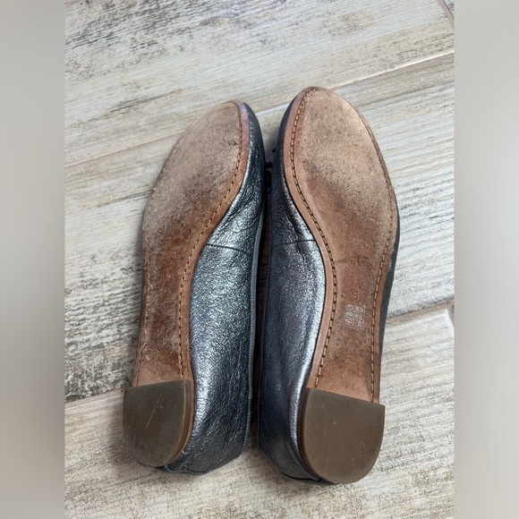 Coach Metallic Silver Flat Iron Ballet Flat Size 9.5 - Picture 3 of 5